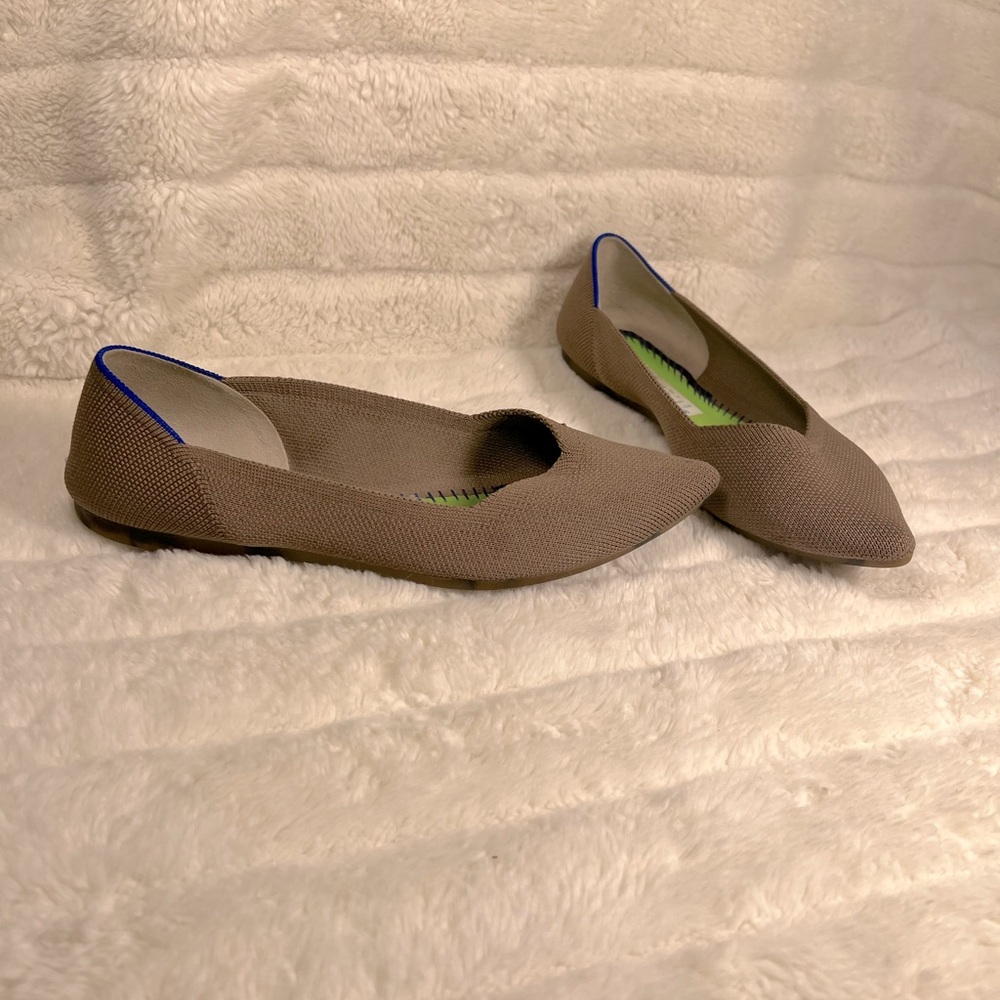Rothy's The pointy ecru beige tortoise sole women's size 7